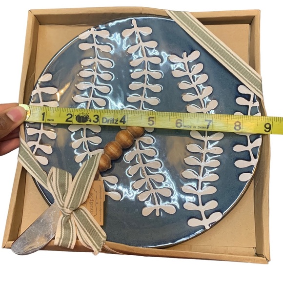 Mud Pie, Blue, plate 8 1/2" dia | spreader 6" Painted Leaf Cheese Set - Picture 6 of 10